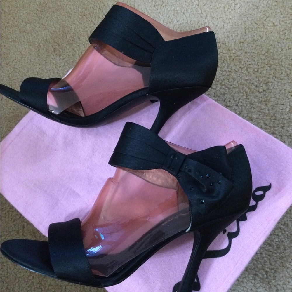 Size 8 NiNA special occasion shoes. Worn once excellent condition